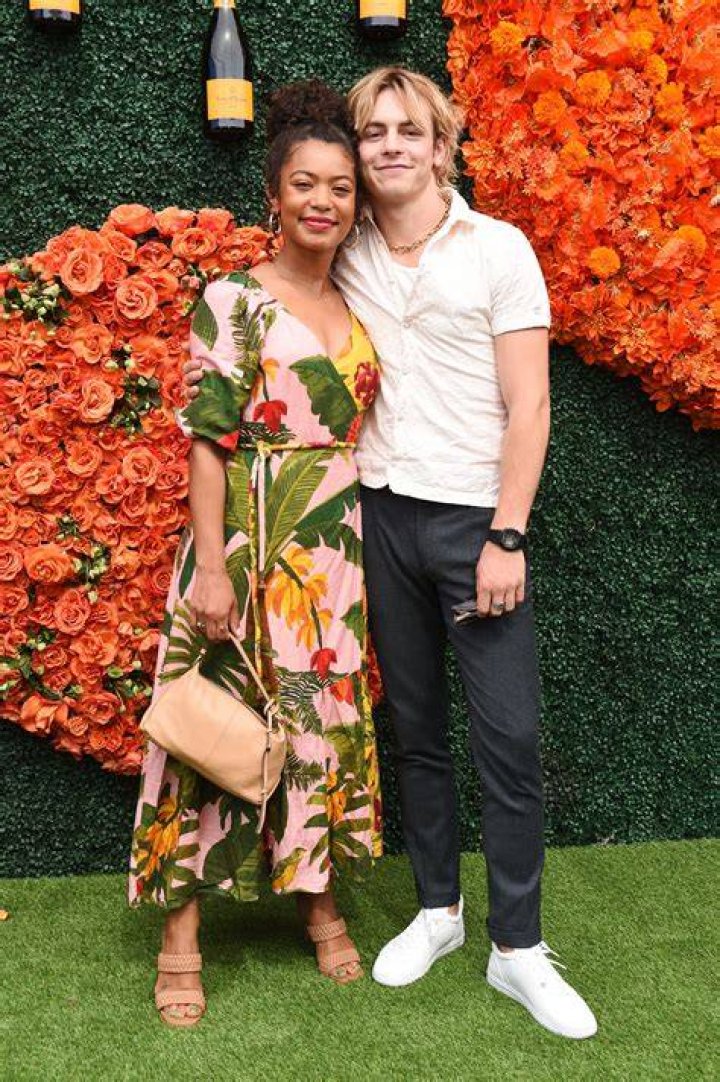 A Deeper Dive Into The Relationship Between Jaz Sinclair And Ross Lynch