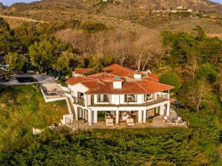 Exploring Shannen Doherty's Malibu Address: A Glimpse Into Her Life