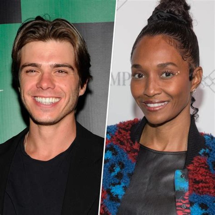 Find Out The Age Difference Between Chilli And Matthew Lawrence