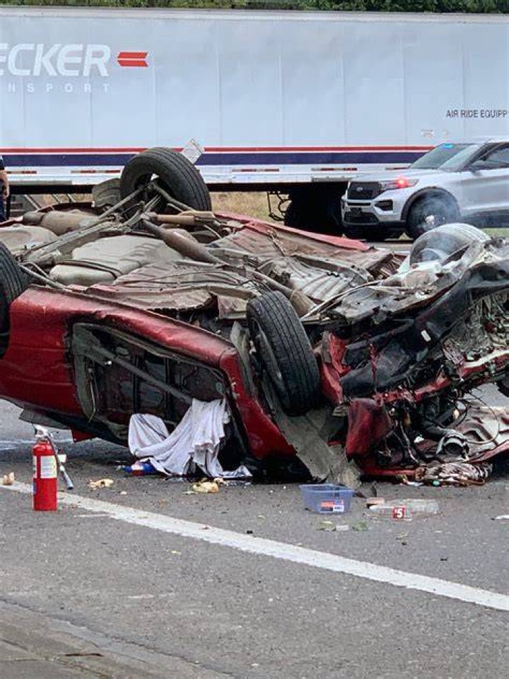 Graphic Photos Of Nikki Catsouras' Car Crash