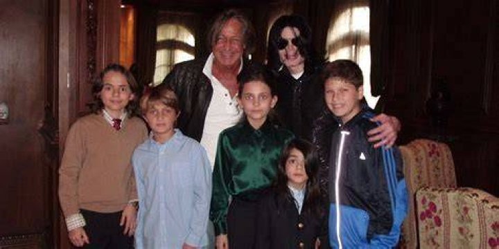 How Many Children Does Paula Abdul Have?