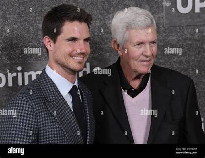 Intimate And Intriguing: Stephen Amell's Relationships Unveiled