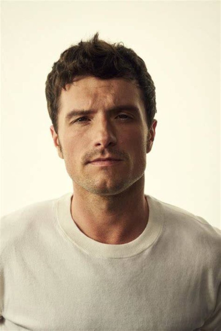 Josh Hutcherson's Love Life: Meet His Girlfriend!