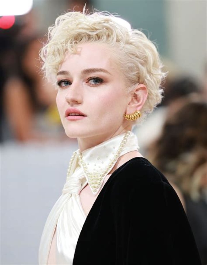 Julia Garner And Jennifer Garner's Surprising Connection Revealed