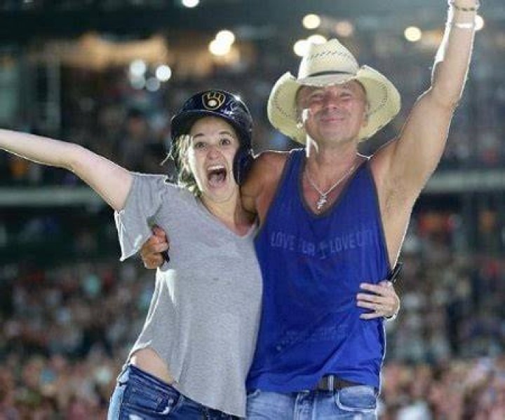Kenny Chesney Wives