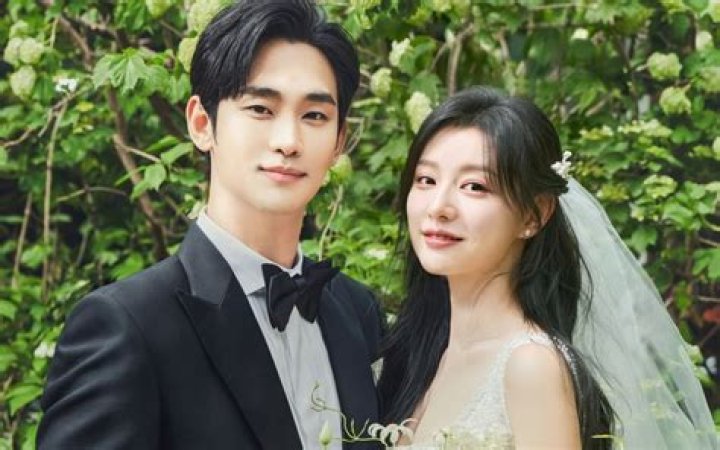 Kim Soo-hyun And Kim Ji-won's Dating History Uncovered