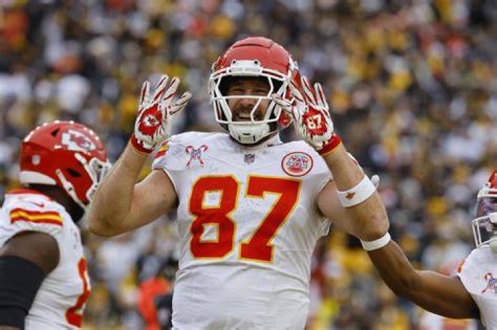Know Travis Kelce Height And Impressive Career Stats