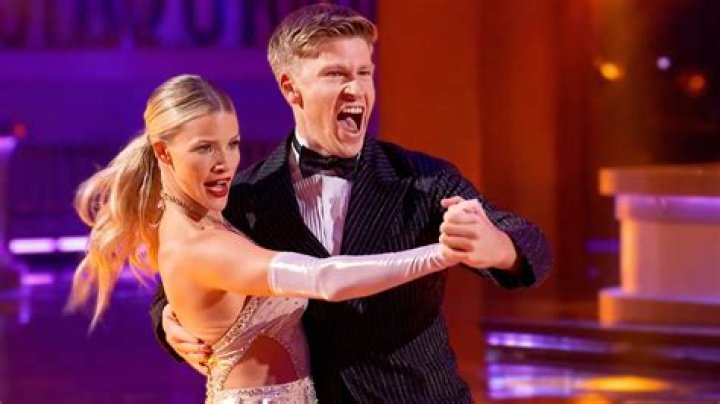 Mo's Mesmerizing Moves On Dancing With The Stars