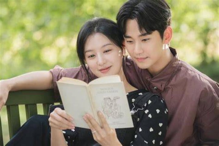 Mother Of Kim Soo Hyun: A Look Into The Superstar's Roots
