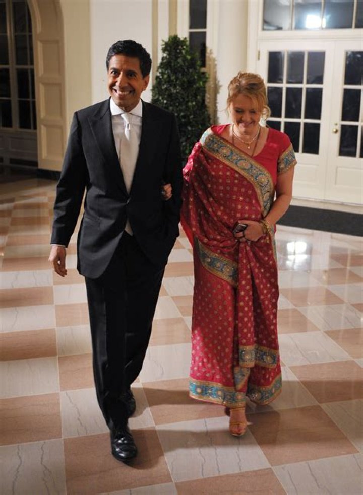 Sanjay Gupta's Wife And Daughters: A Closer Look