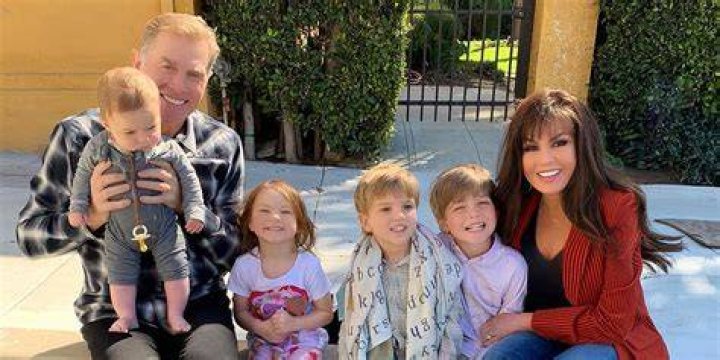 Spotlight On Merrill Osmond's Noteworthy Siblings