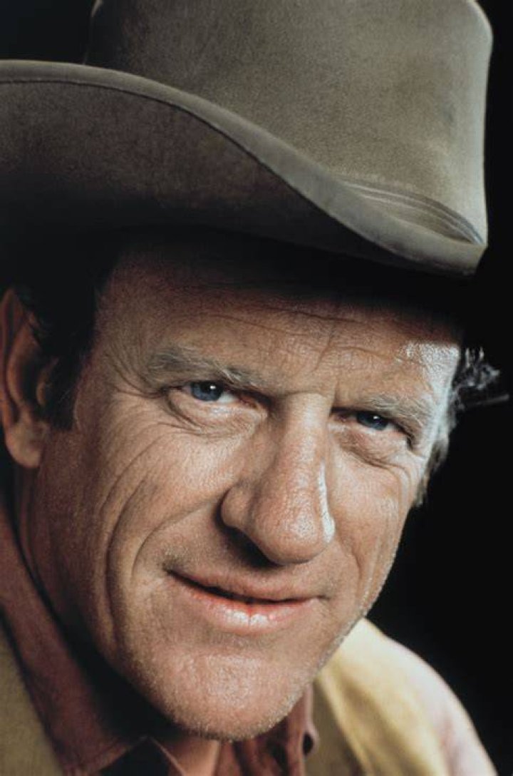 The Intriguing Life Of James Arness: An In-Depth Biography