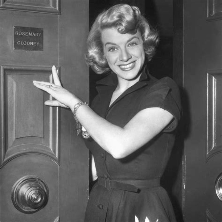 The Unforgettable Rosemary Clooney: A Legendary Singer