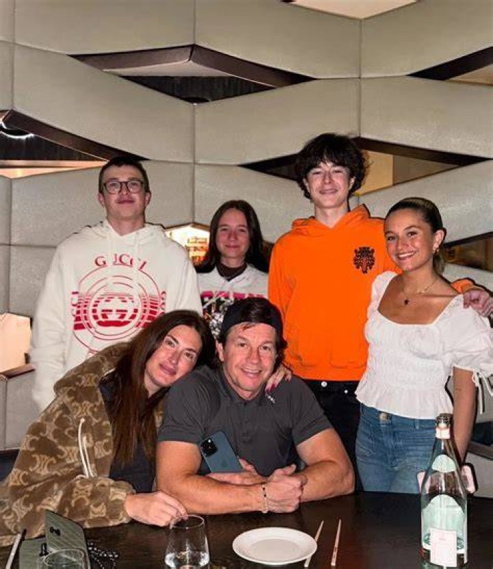 The Untold Truth Of Jim Wahlberg's Net Worth