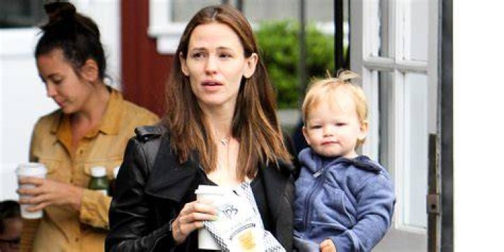 Uncover The Hidden Truths: Jennifer Garner's Parents Revealed