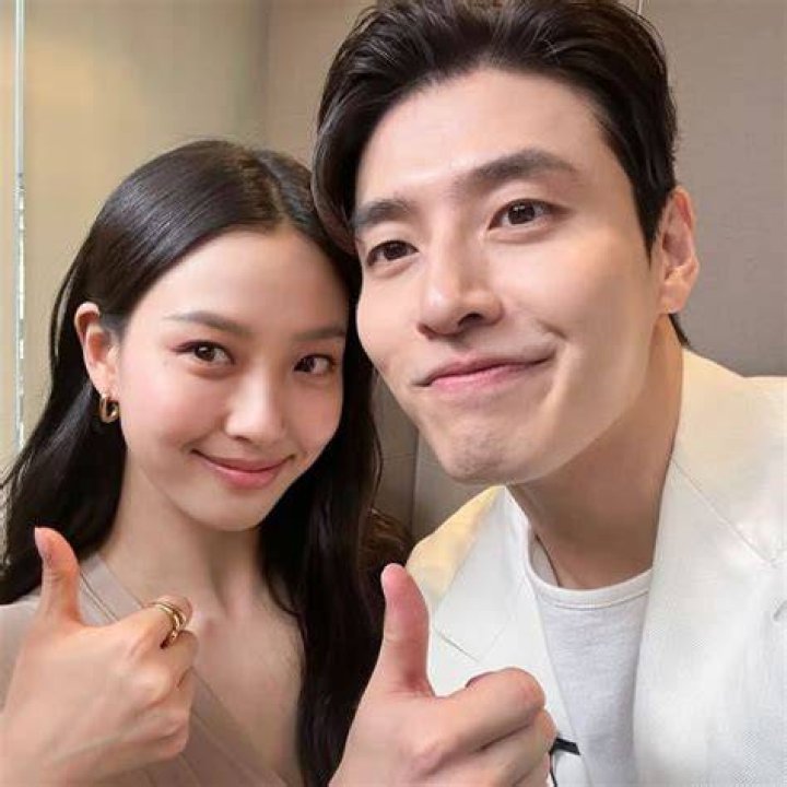 Unveiling Cha Eun-Woo's Relationships: Love, Life, And Rumors